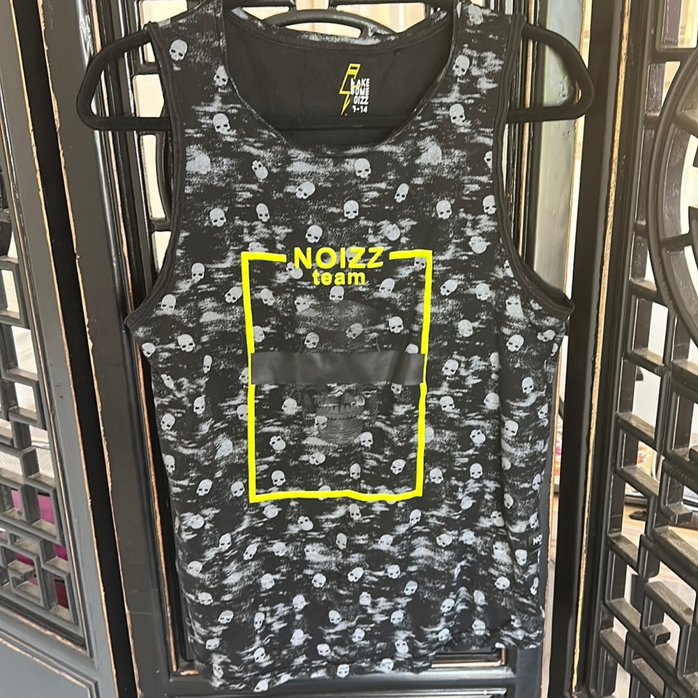 Noizz Sleevless Skull Tank Top